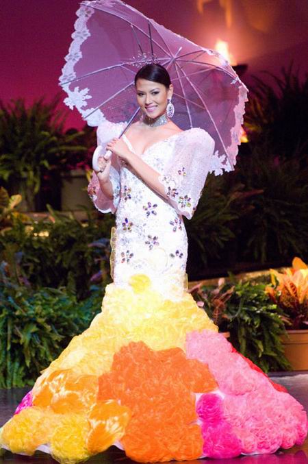 Bianca Manalo, Miss Philippines 2009, performs in a National Costume show in the Rainforest Theater at the Wyndham Hotel in Nassau, Bahamas on Monday, August 10, 2009 as part of the preparations for the Miss Universe 2009 competition. The Miss Universe 2009 competition will air live on the NBC Television Network at 9:00 PM ET from ATLANTIS, Paradise Island, Bahamas on Sunday, August 23, 2009. Hand Out, Miss Universe L.P., LLLP