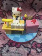 Hello Kitty Casual Time Collection Figure (study Time)