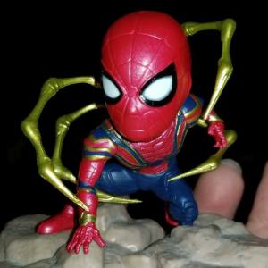 Marvel Avengers Infinity War Iron Spider Mea-003 Mini Attack Egg Series Statue