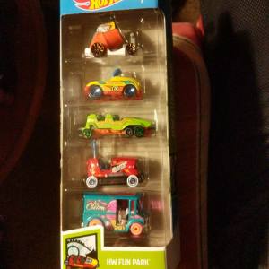 HW FUN PARK 5 PACK