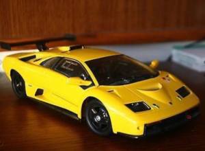 LAMBORGHINI DIABLO GTR RACE CAR YELLOW 1:18 DIECAST MODEL CAR HOT WHEELS