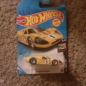 2021 HW '67 FORD GT40 MK.1V #106/250.  HW RACE DAY #8/10.