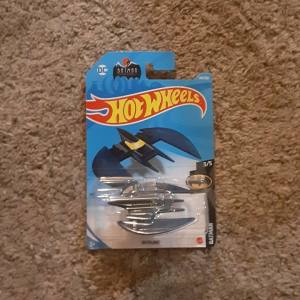 2021 HW BATPLANE #104/250. BATMAN #3/5.