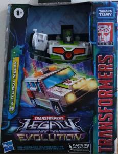 Transformers Legacy Evolution Deluxe Class Medix